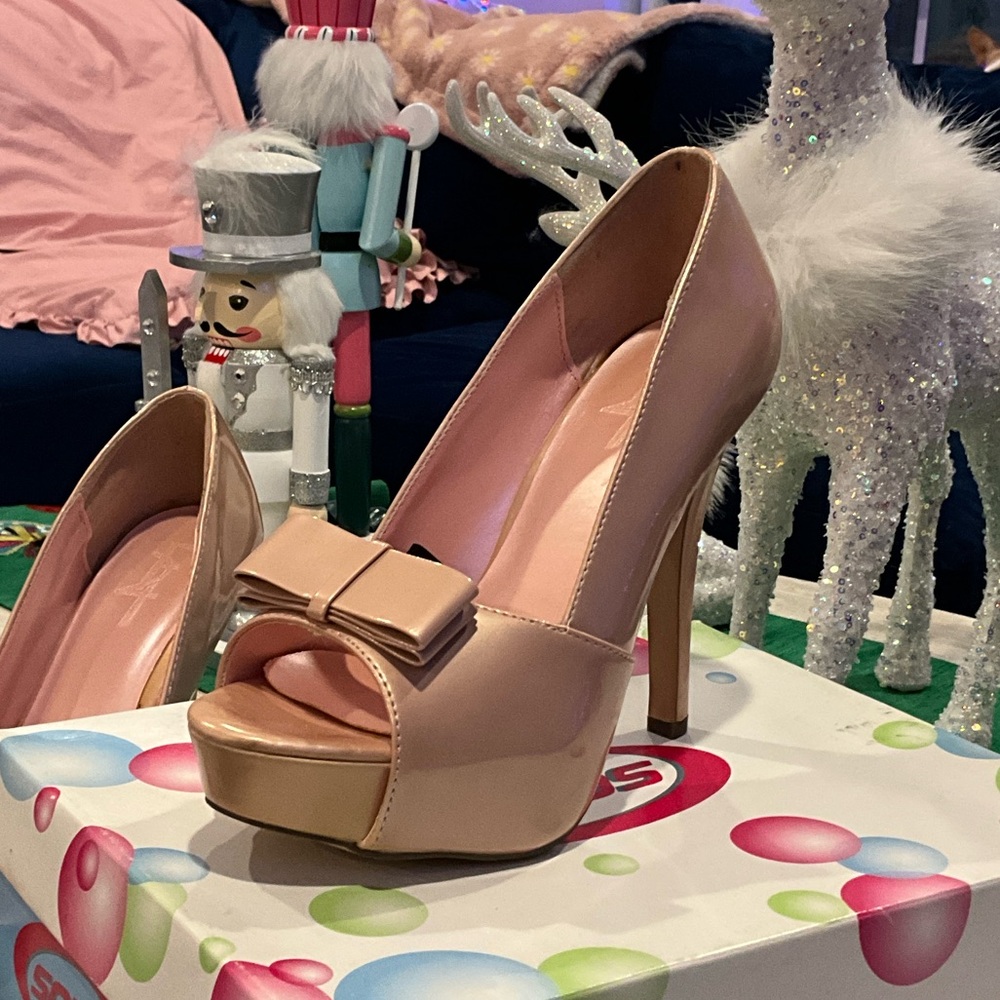 Women's Bow Peep Toe Heels - Cream - Picture 3 of 6